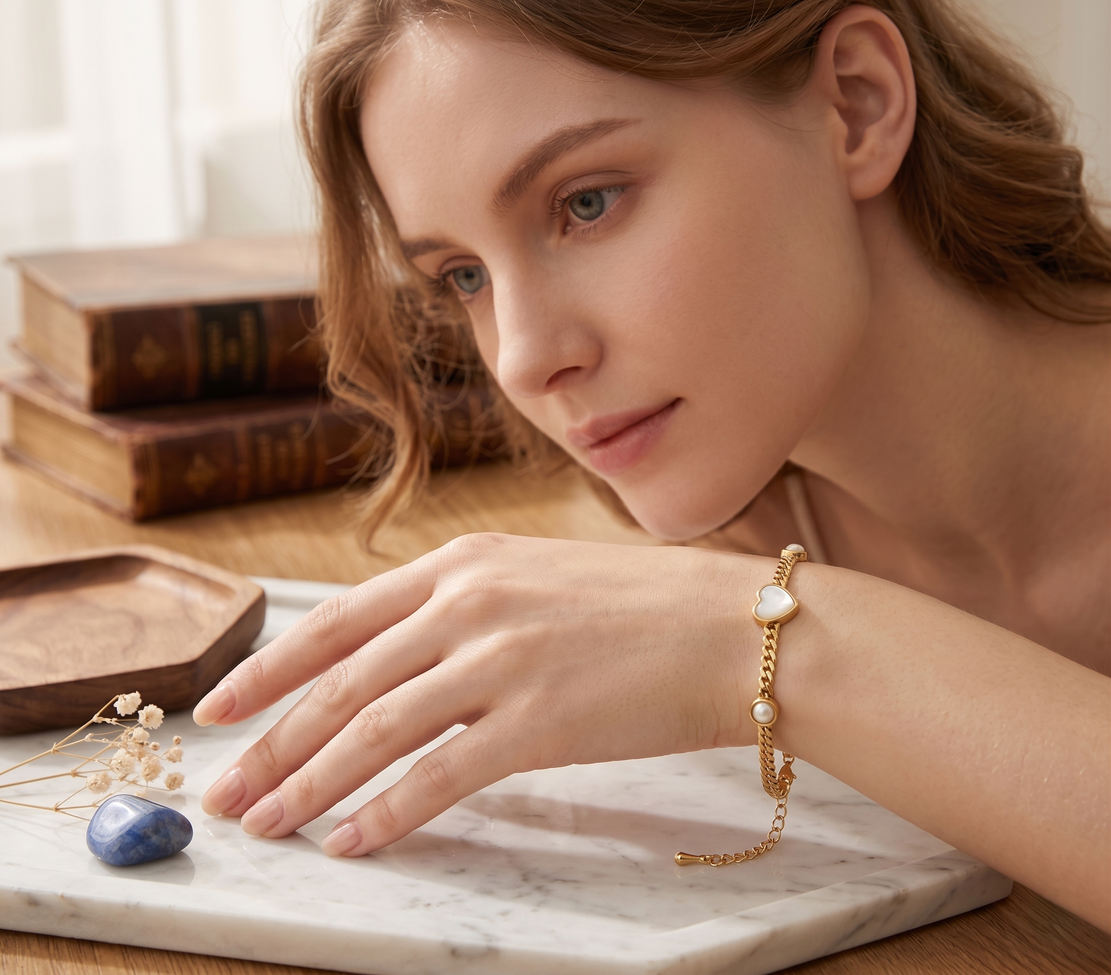 Amour 18k gold plated heart stone bracelet
