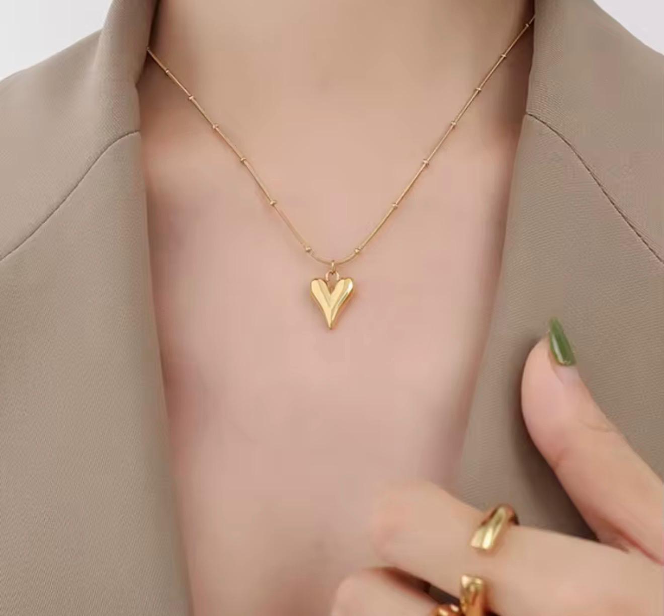 Timeless golden heart 18k gold plated pendant